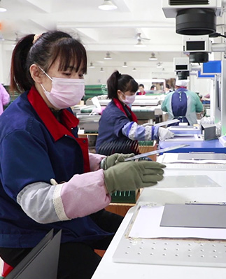 大牌鏡業(yè)-鐳雕精雕機(jī)